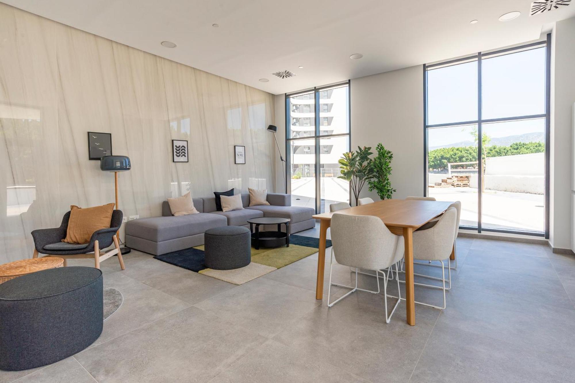 Skyline Rooftop Pool & Coworking By Ele Málaga