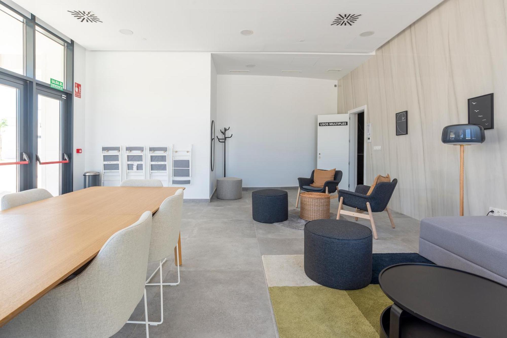Skyline Rooftop Pool & Coworking By Ele Malaga