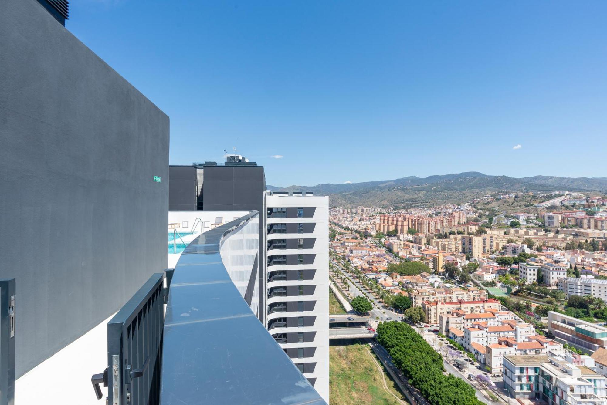 Apartamento Skyline Rooftop Pool & Coworking By Ele Málaga