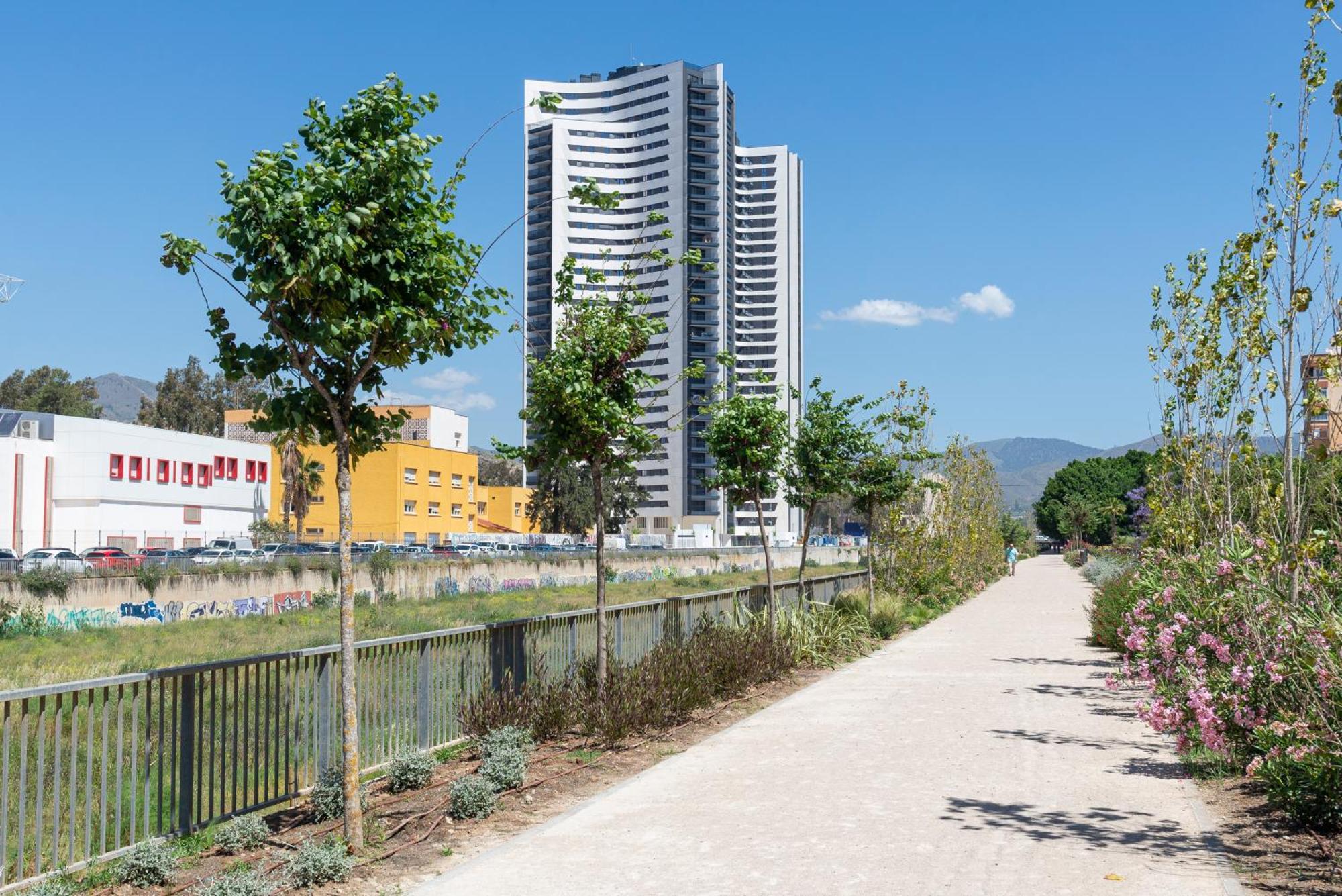 Skyline Rooftop Pool & Coworking By Ele Apartamento *