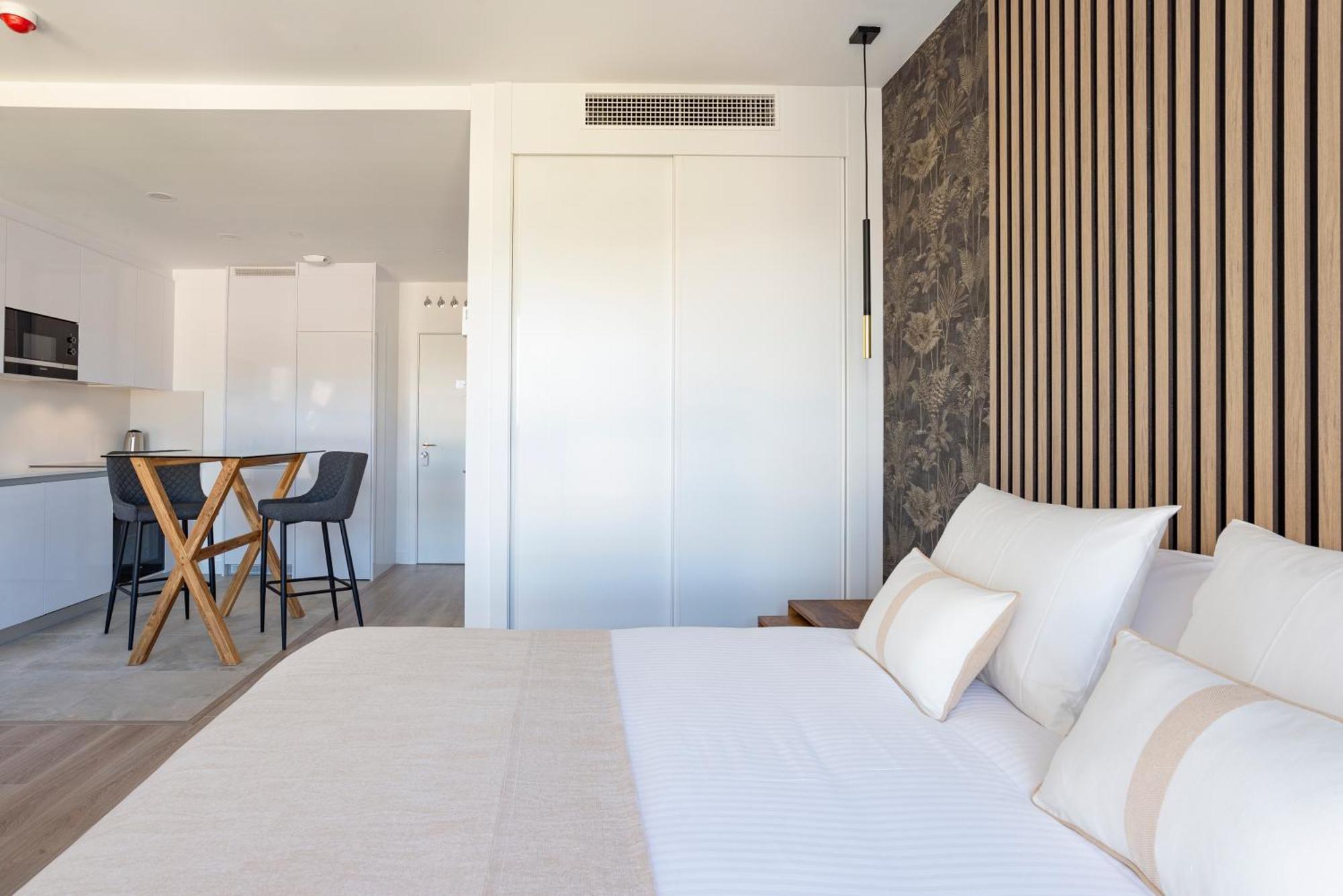 Skyline Rooftop Pool & Coworking By Ele Apartamento Málaga