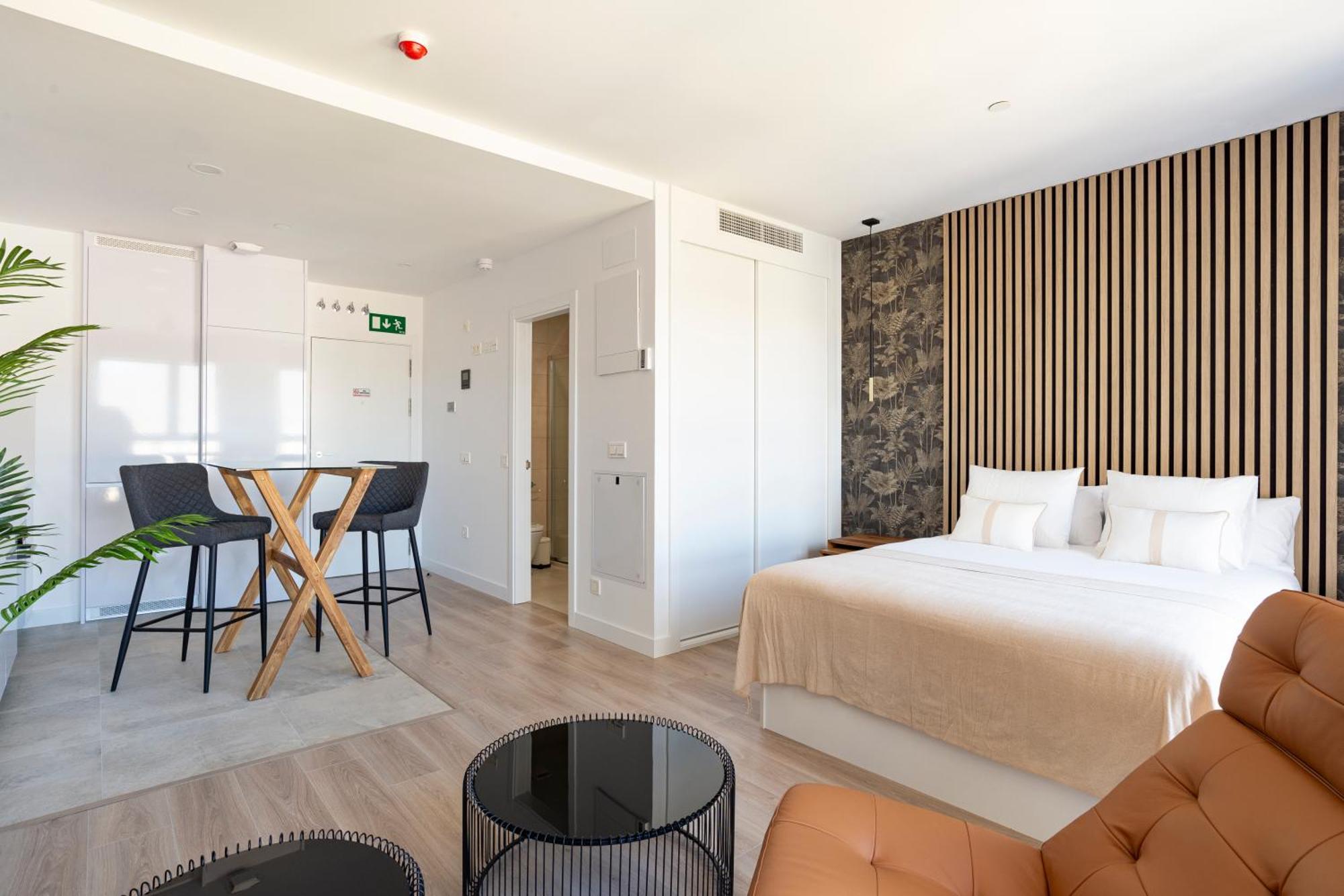Skyline Rooftop Pool & Coworking By Ele Apartamento Málaga